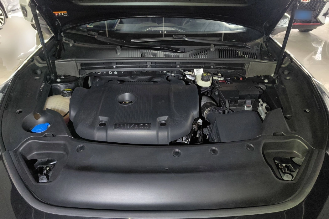 Lynk & Co. 02 Hatchback 2021 Model 2.0 TD Halo