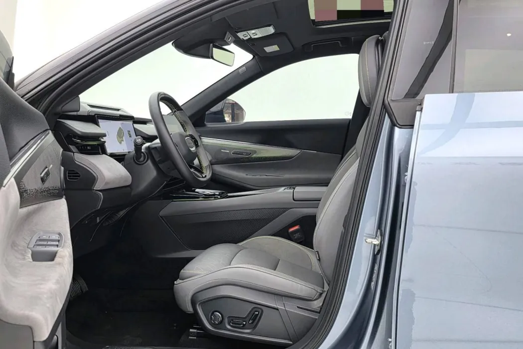 Lynk & Co. 08 EM-P 2025 220km four-wheel drive performance Halo