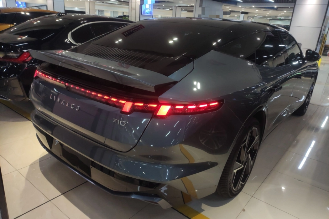 Lynk & Co Z10 2024 95kWh 702km four-wheel drive smart driving Ultra