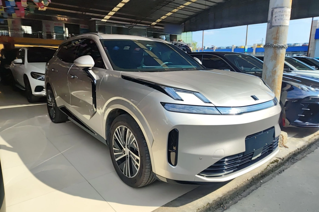 Lynk & Co. 08 EM-P 2025 model 120km long battery Life Plus