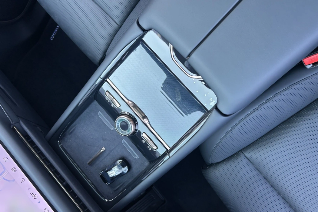 Lynk & Co 900 2025 model 1.5T Ultra