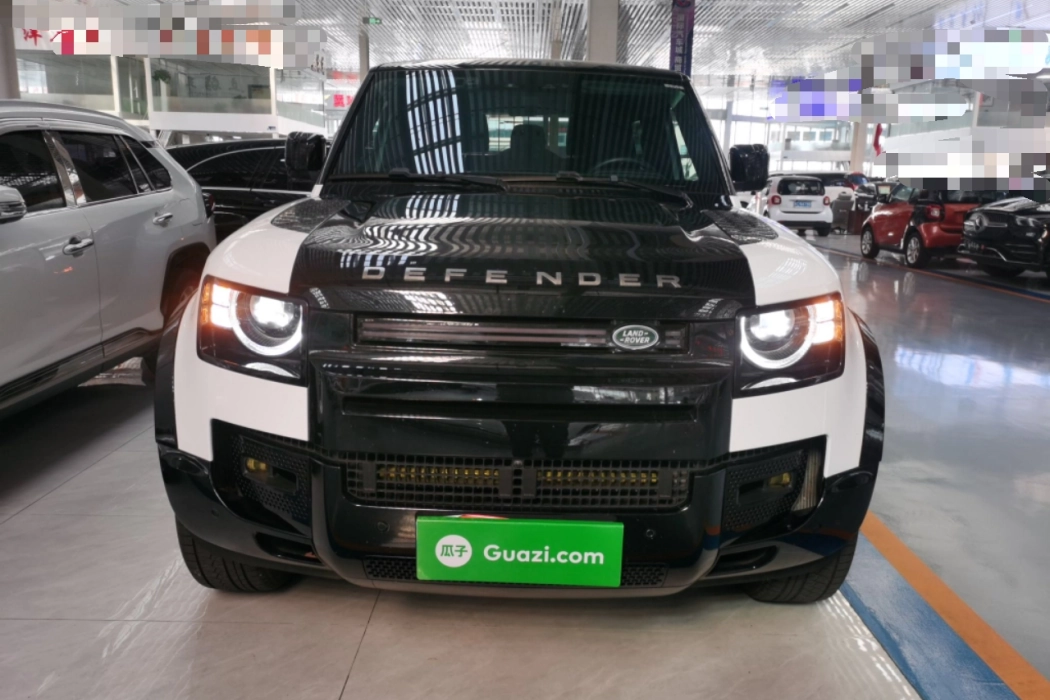 Land Rover Defender 2023 model 90 3.0 T P400 XS