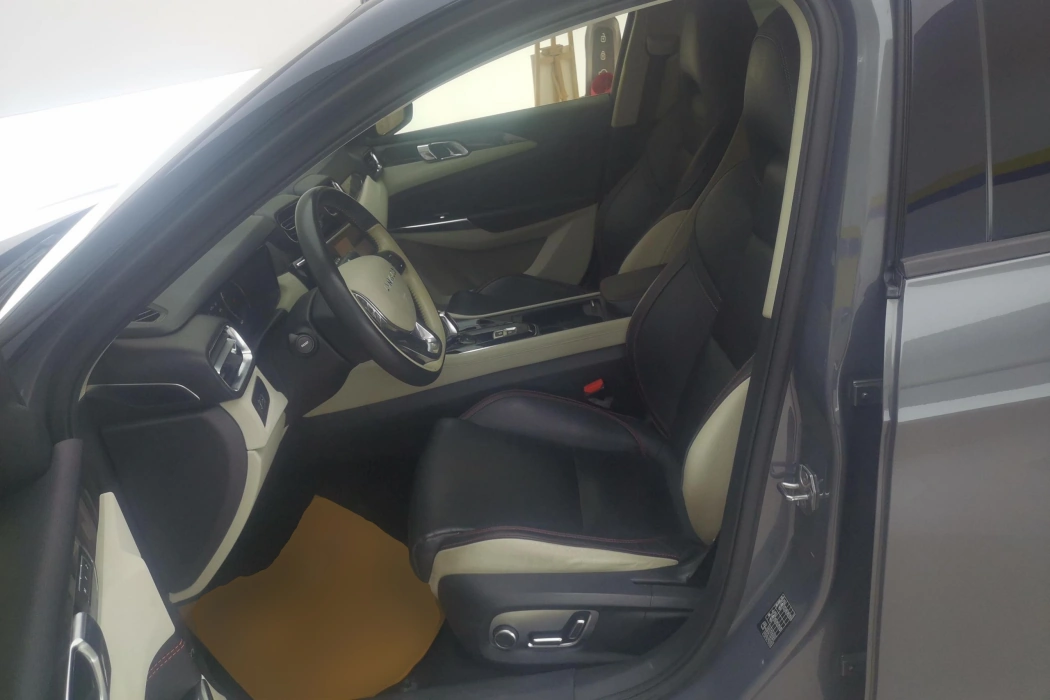 Lynk & Co. 02 2020 1.5T DCT two-wheel drive Yao Pro Version