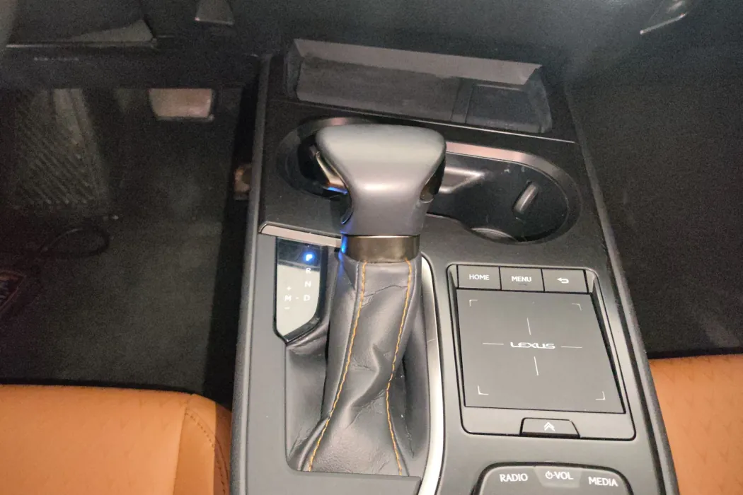 Lexus UX 2020 Model 200 Special Edition