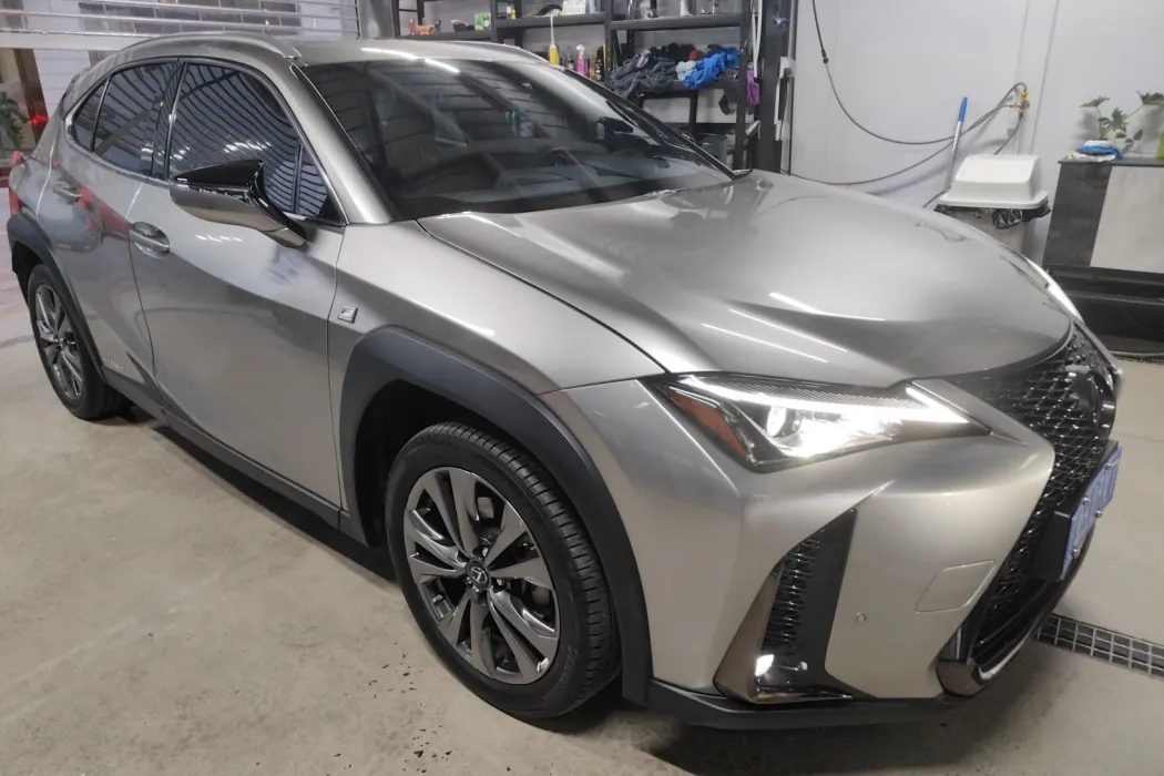 Lexus UX 2020 facelift 260h F SPORT version