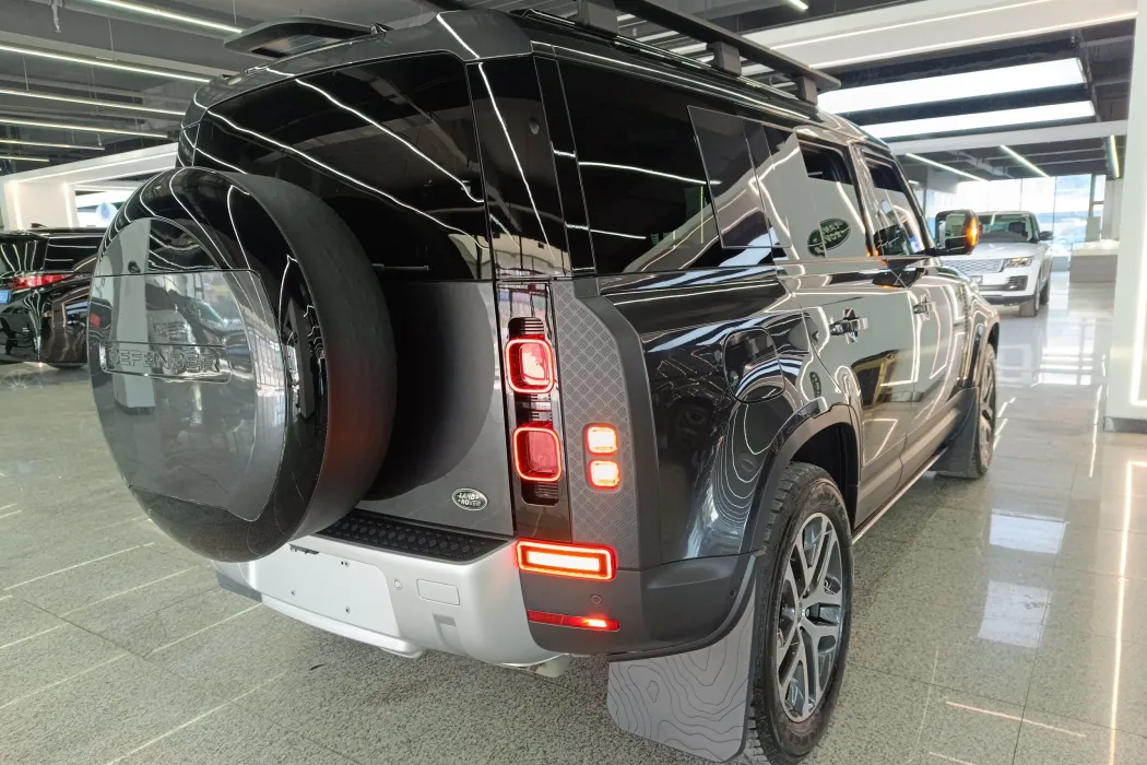 Land Rover Defender 2025 Model 110 3.0 T P400 Dark Special Edition