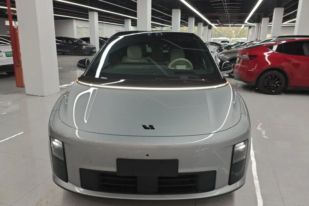 Ideal car Ideal i6 2025 four-wheel drive standard type