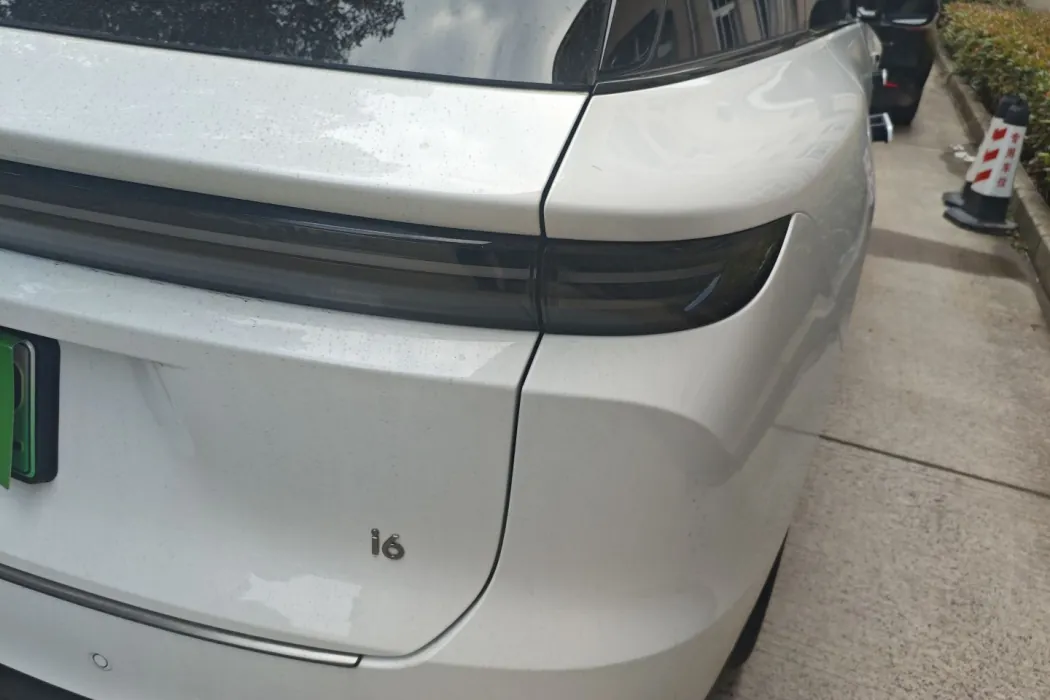 Ideal car Ideal i6 2025 two-wheel drive standard type