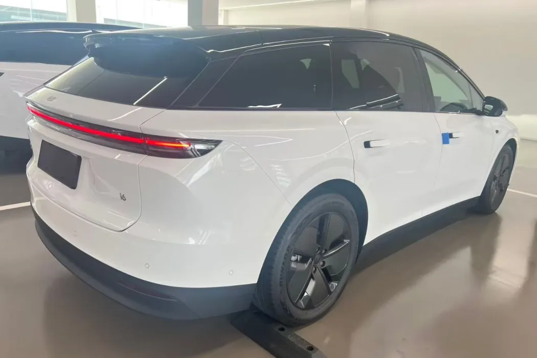 Ideal car Ideal i6 2025 two-wheel drive standard type