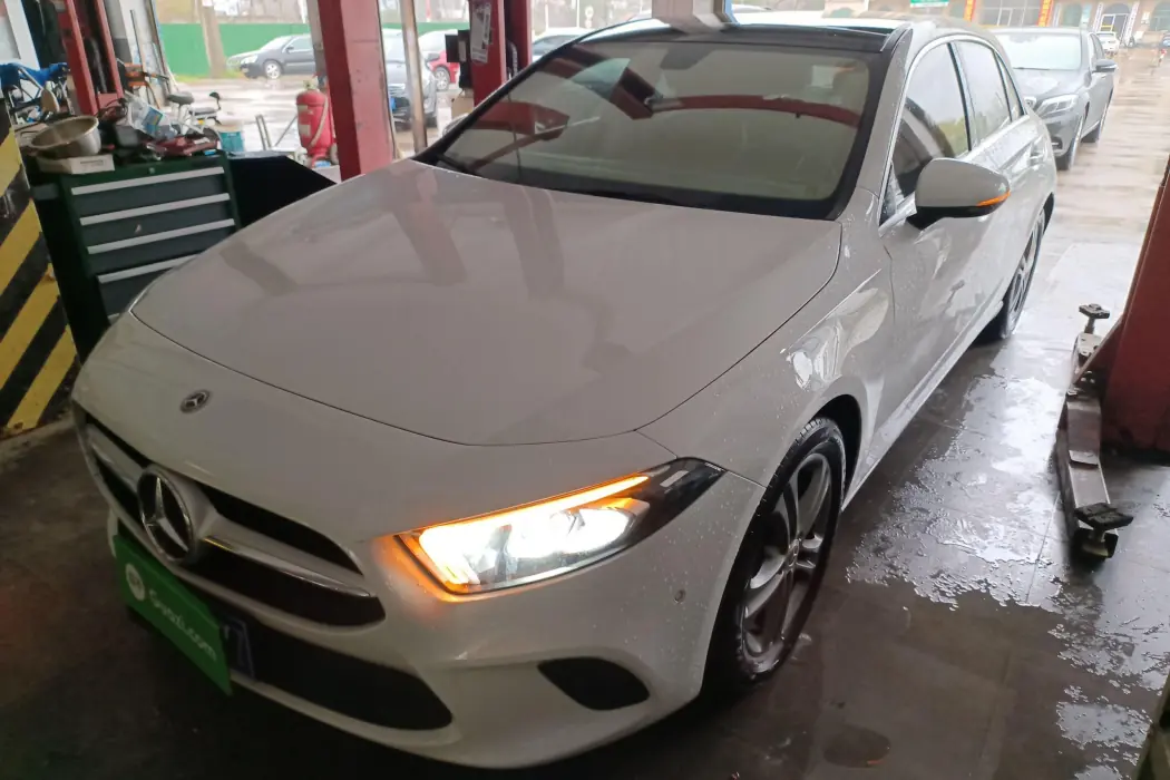 Mercedes-Benz A-Class (Import) 2019 A 200 Dynamic