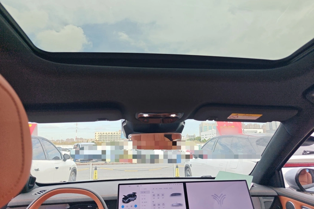 Nezha Automobile Nezha L 2024 Extended Range 310 flash Charging Red Version