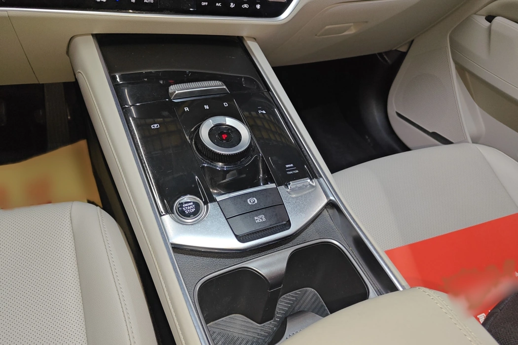 起亚 狮铂拓界 2023款 1.5T 两驱尊贵版