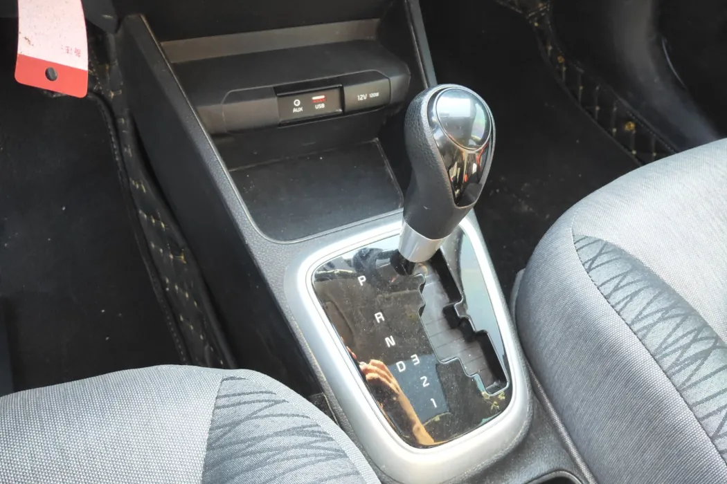 起亚 焕驰 2020款 改款 1.4L 自动舒适天窗版