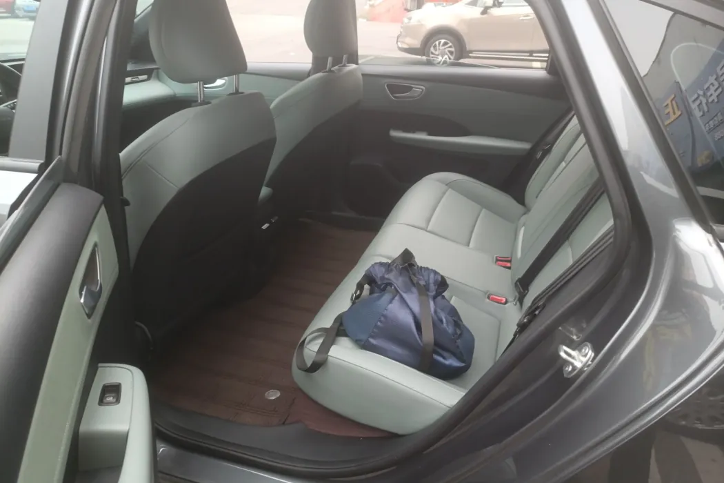 Roewe D6 2025 450km Premium Edition