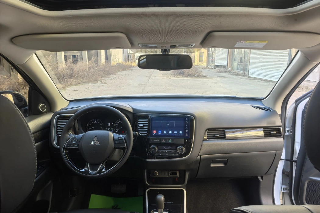 Mitsubishi Outlander 2019 2.0L two-wheel drive Enjoy Edition 5-seater Country VI