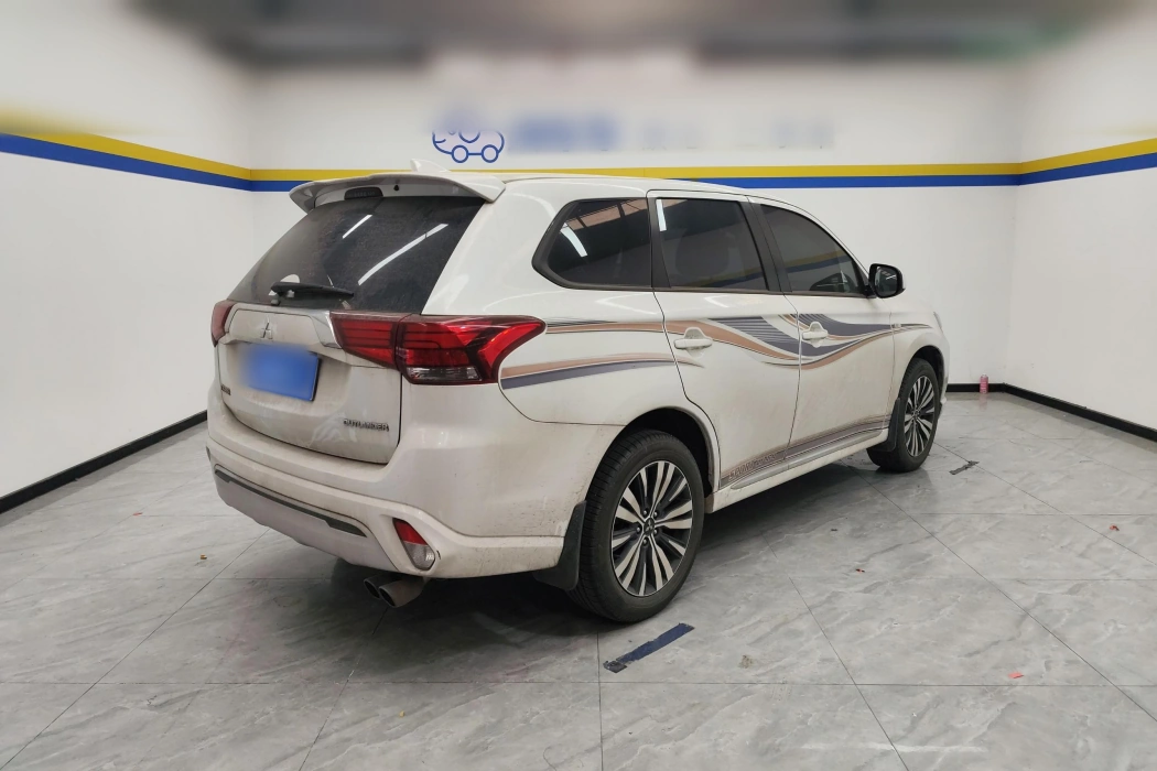 Mitsubishi Outlander 2021 facelift 2.0L two-wheel drive smooth version 5-seater