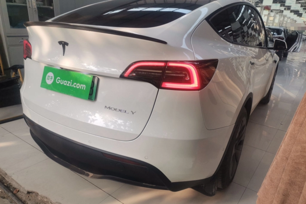 Tesla Model Y 2023 rear-wheel drive version
