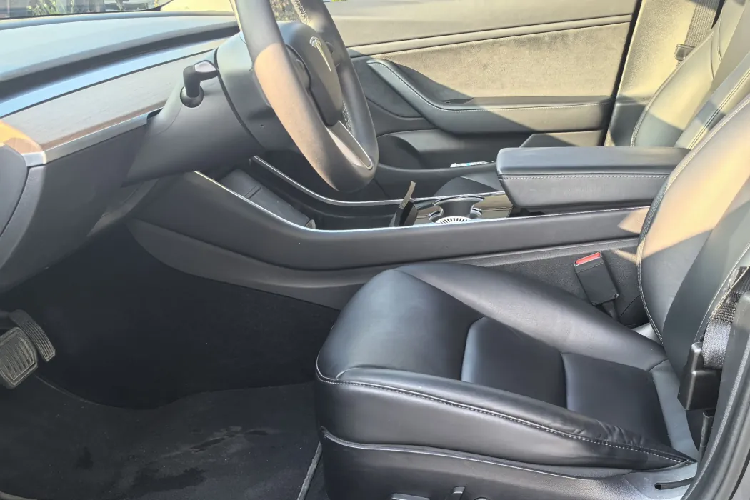 Tesla Model 3 (imported) 2019 long battery life all-wheel drive version