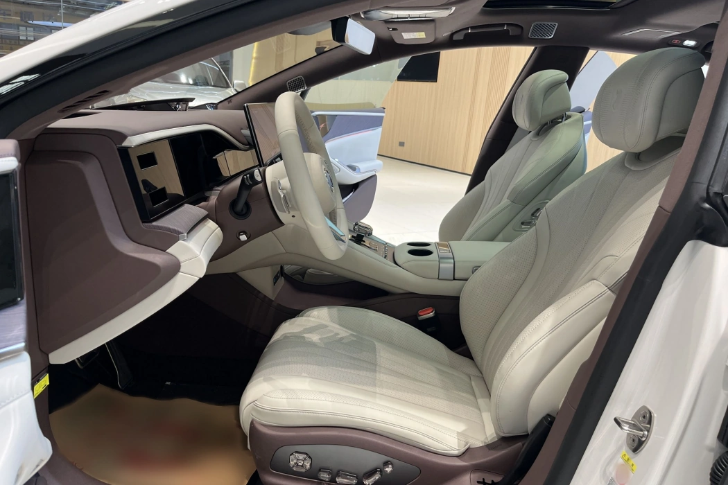 腾势Z9GT 2024款 1100四驱Ultra版