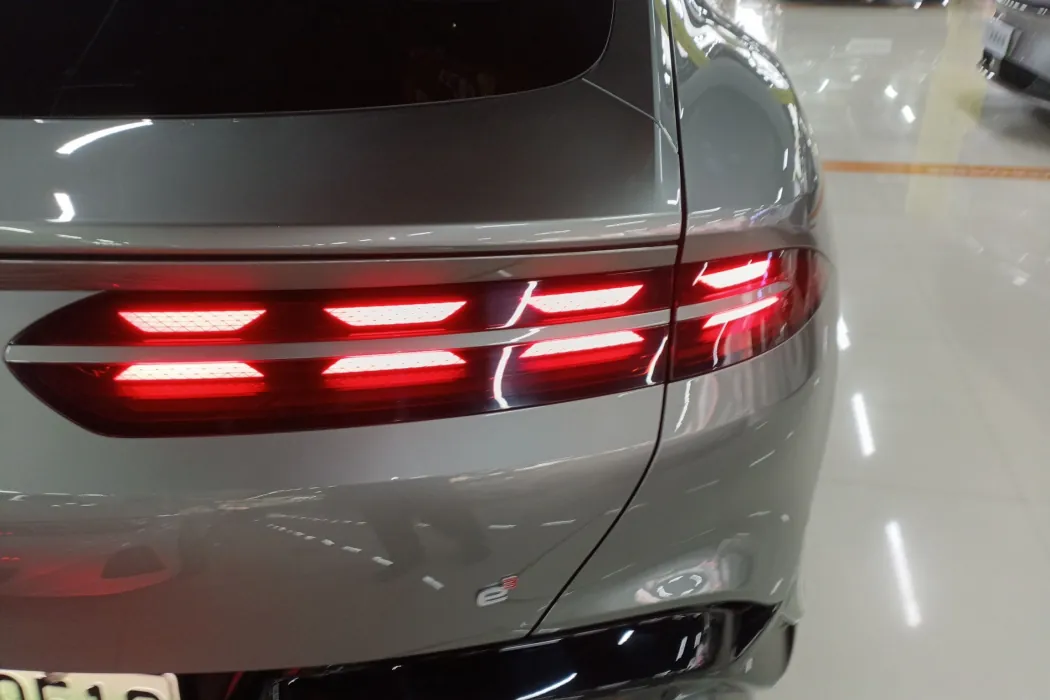 腾势Z9GT 2024款 1100四驱Ultra版