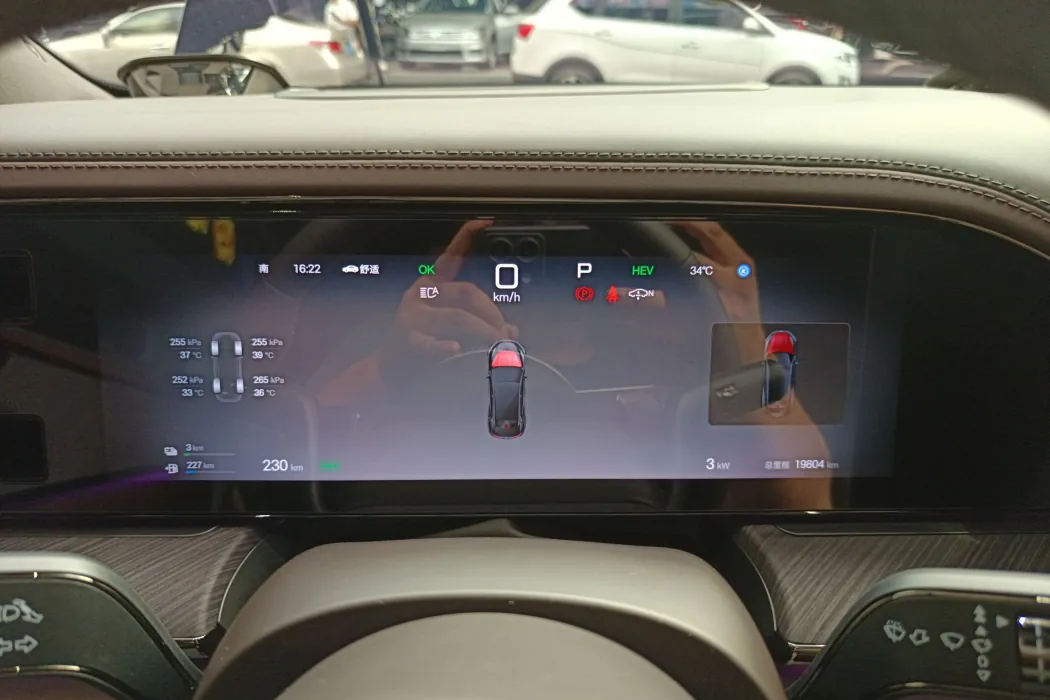 腾势Z9GT 2024款 1100四驱Max版