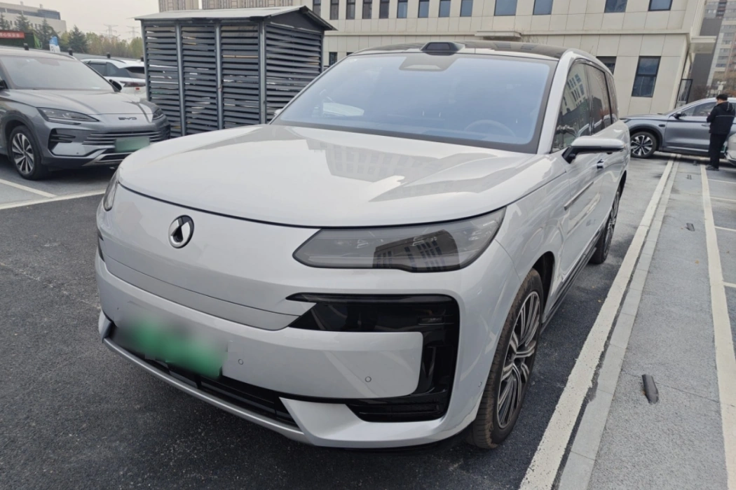 腾势N9 2025款 旗舰型