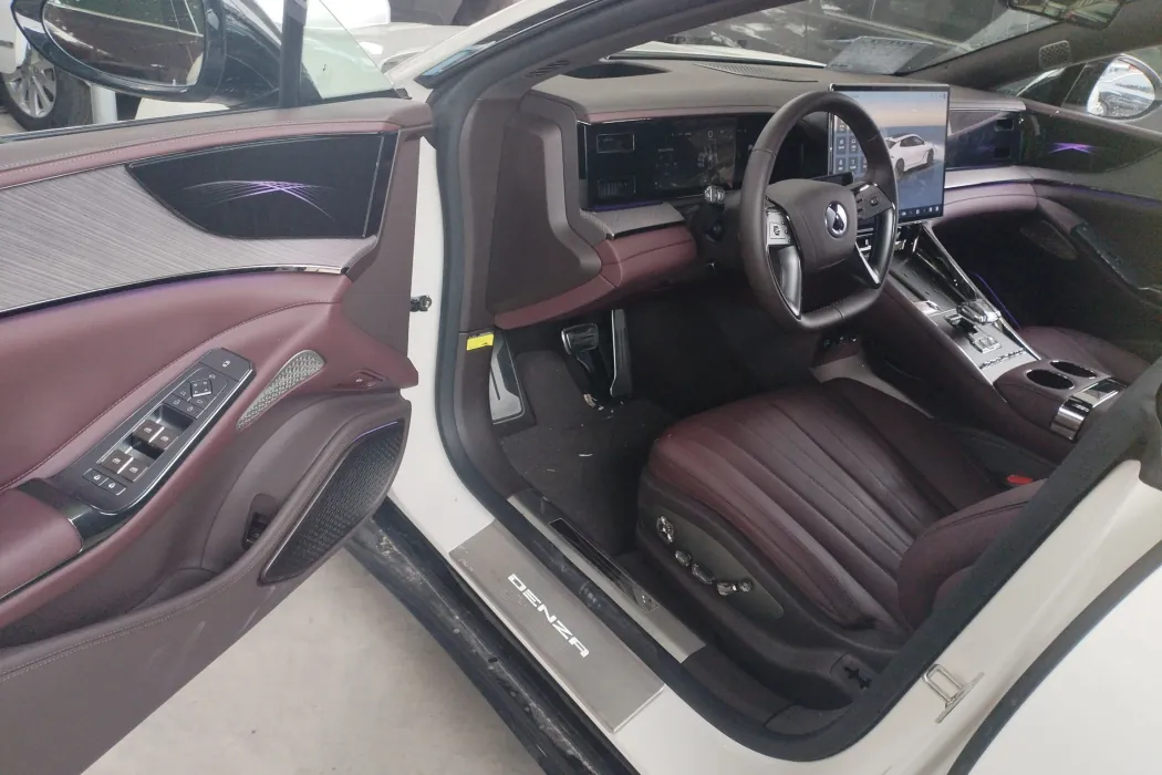 腾势Z9GT 2024款 1100四驱Ultra版