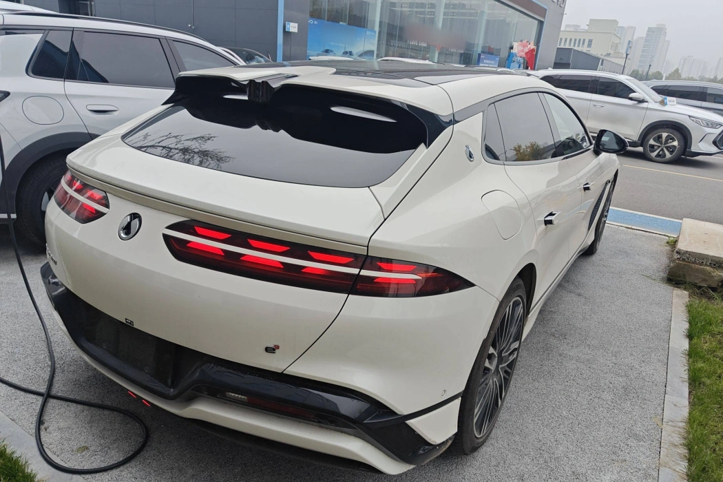 腾势Z9 2024款 1100km 四驱Ultra版