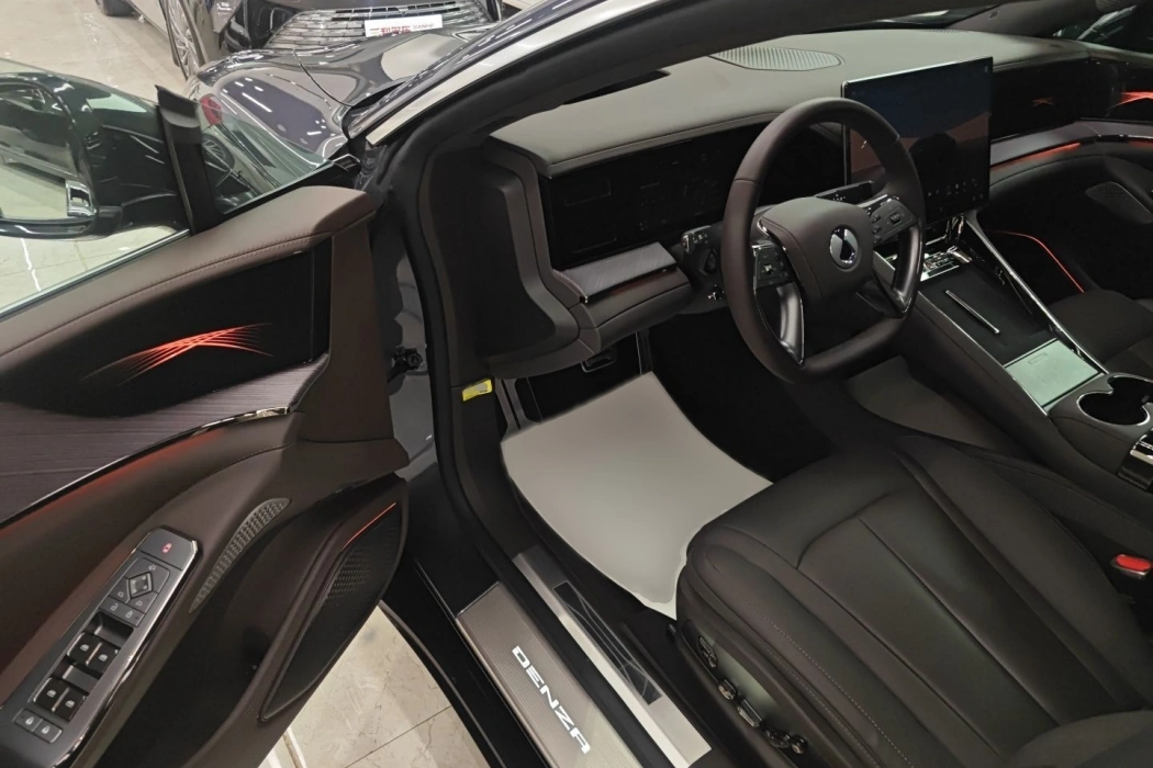 Denza Z9 2024 1100km four-wheel drive Ultra version