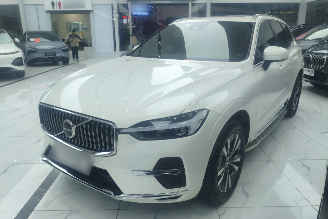 Volvo XC60 2023 B5 four-wheel drive Zhiyi Deluxe Edition