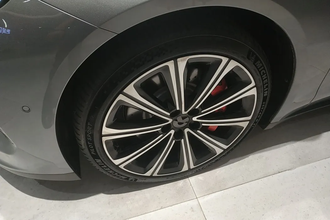 Фото машины 24