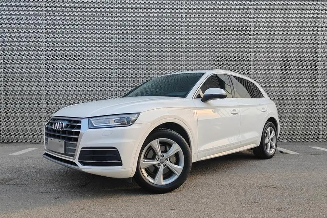 Audi Q5L 2018 model 40 TFSI Rongxiang enterprising National V