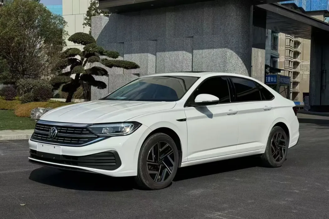 Volkswagen Sagitar 2023 300TSI DSG Flying Edition