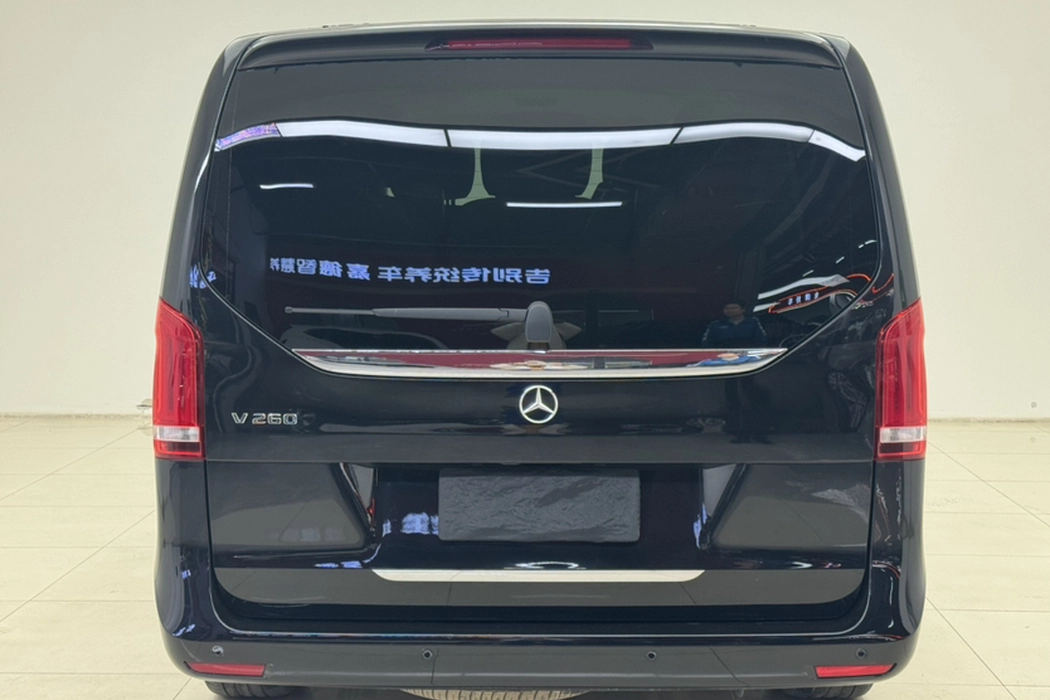 Mercedes-Benz V-class 2018 V 260 pilot version Country VI