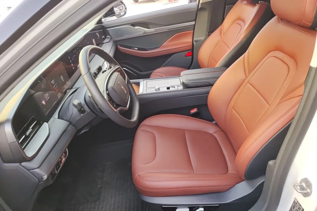 Lincoln Z 2025 2.0T Premium Edition