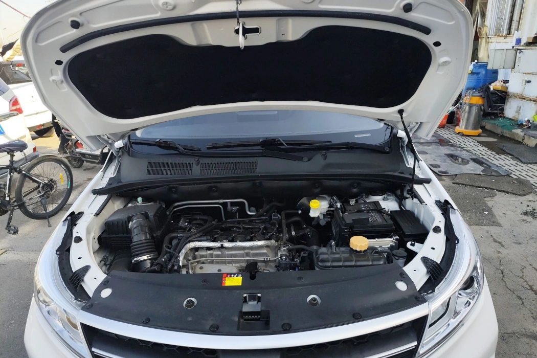 Baojun 730 2021 1.5T CVT fashion 7-seater