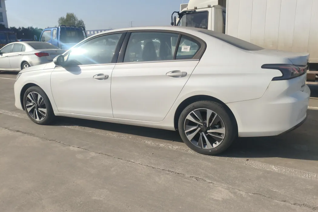 Peugeot 408 2022 1.6T chasing version