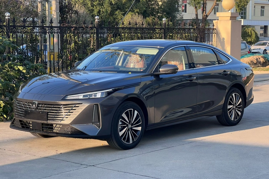 Changan Yidong PHEV 2025 Smart New Blue Whale 145KM Battleship Version