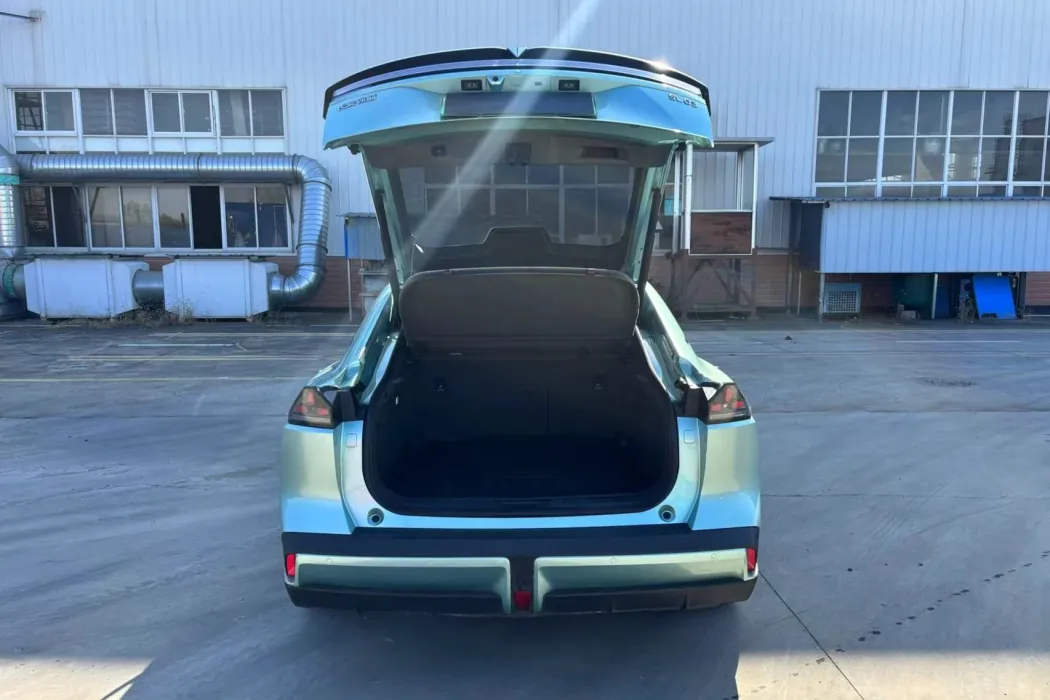 Dark Blue Car Dark Blue SL03 2022 Model 515 Pure Electric Version