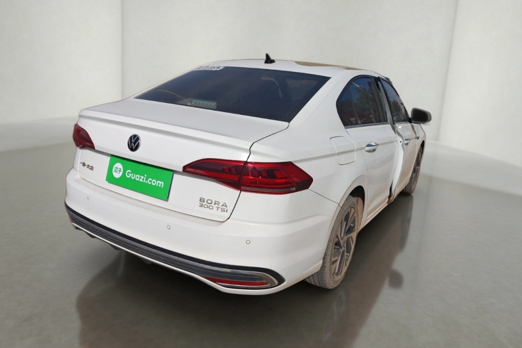 Volkswagen Bora 2023 300TSI DSG Premium Edition