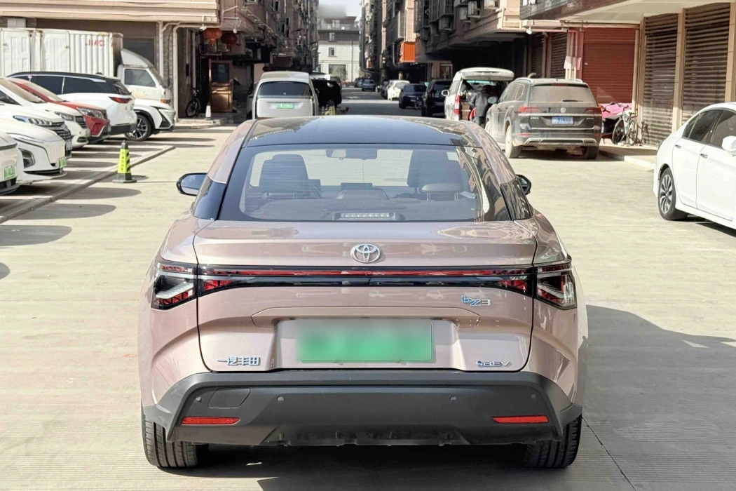 Toyota bZ3 2023 model 616km long battery life Premium