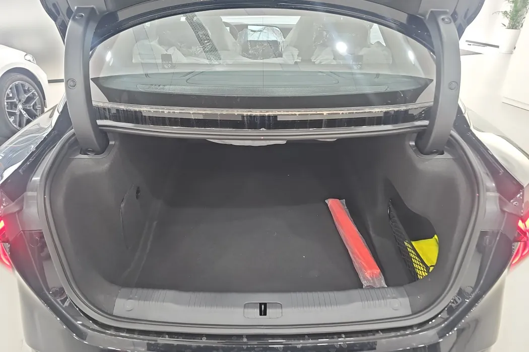 Hongqi EH7 2025 Model 600 Smart Selection Edition