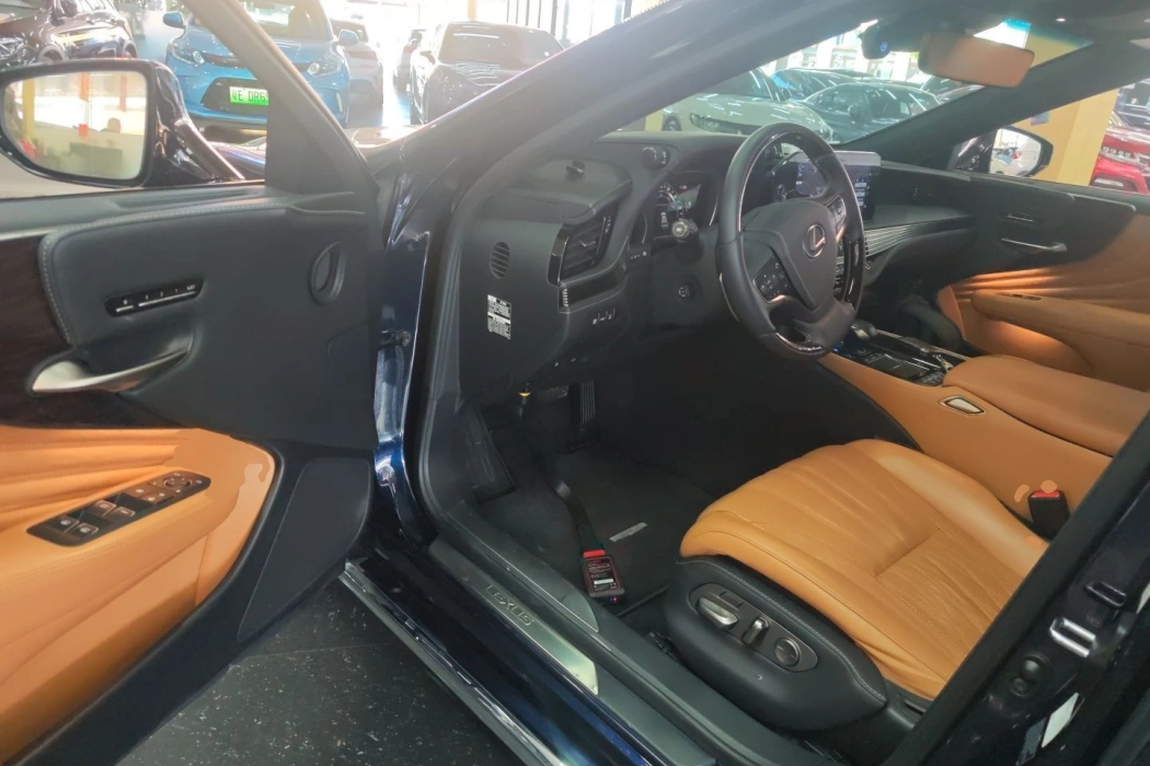 Lexus LS 2021 500h Deluxe Edition