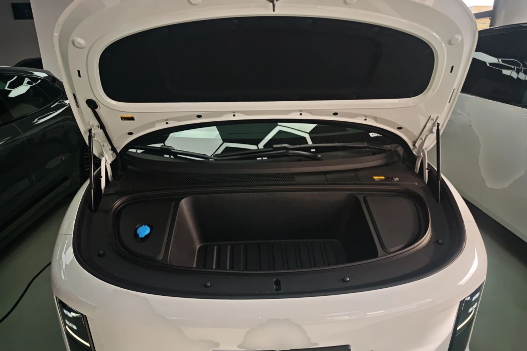 Ideal car Ideal i6 2025 two-wheel drive standard type