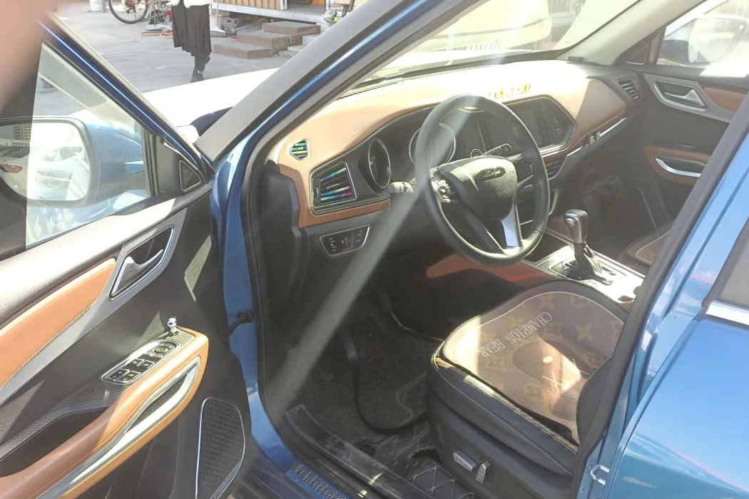 Zotye T300 2017 1.5T CVT Premium type