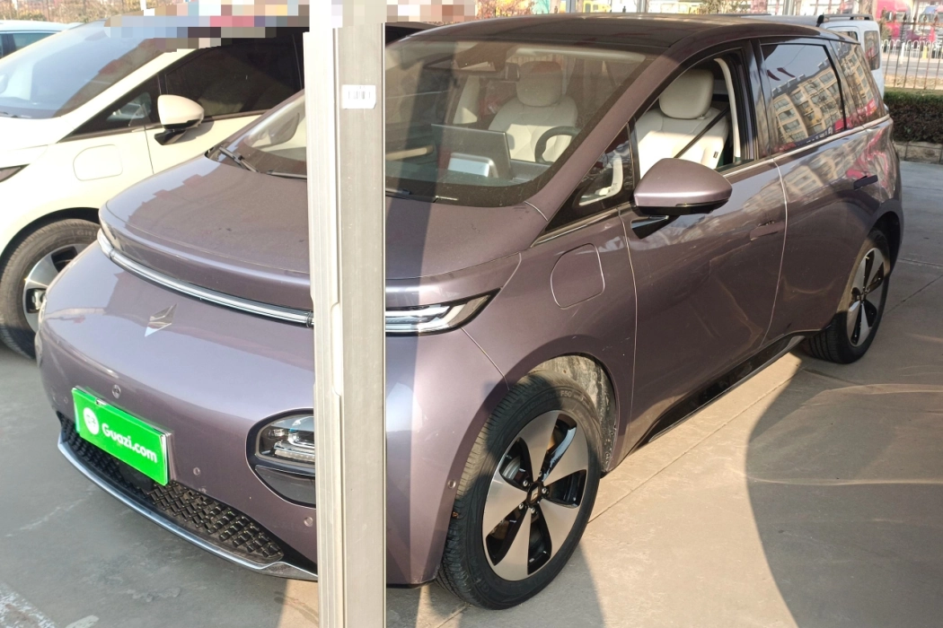 Baojun Yunduo 2023 460 Max Consonant Edition