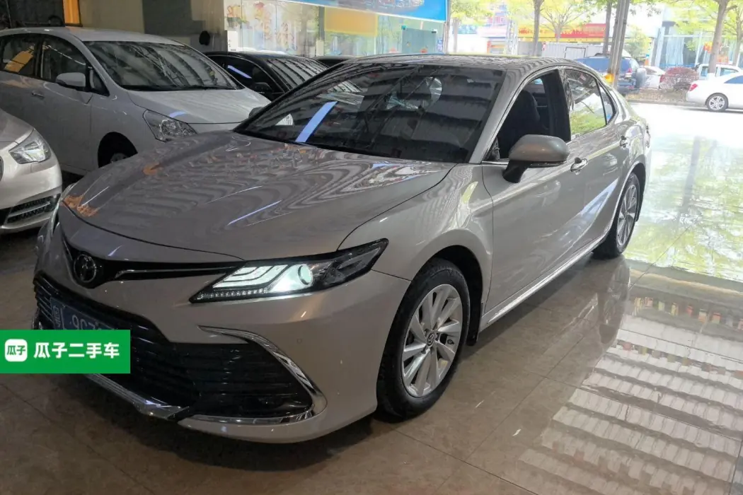 Toyota Camry 2023 2.0G Deluxe Edition