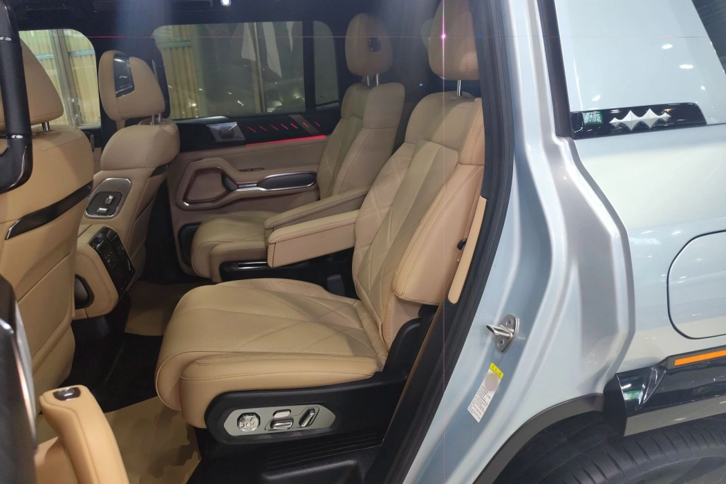Leopard Leopard 8 2025 Zhiyong Ultimate Edition 6 Seats