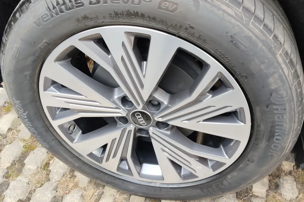 Audi Q5 e-tron 2023 model 40 e-tron shining mecha set