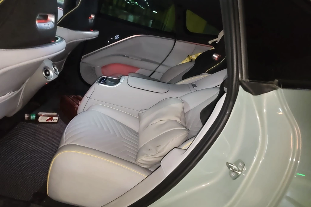 Avita 11 2022 long battery life Dual motor luxury Edition 4 seats